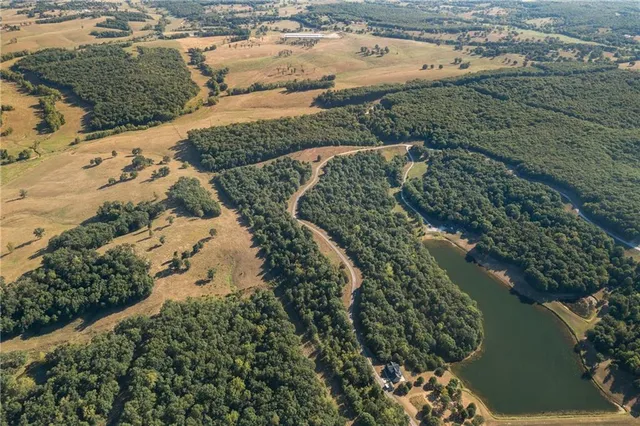 $184,500 | 0 Fraction Point Drive, Warsaw, MO 65355