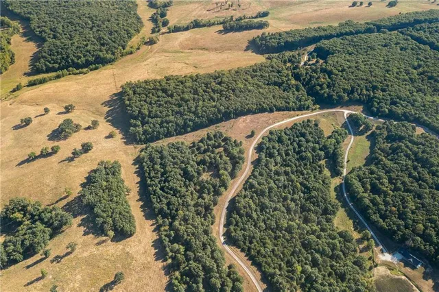 $184,500 | 0 Fraction Point Drive, Warsaw, MO 65355