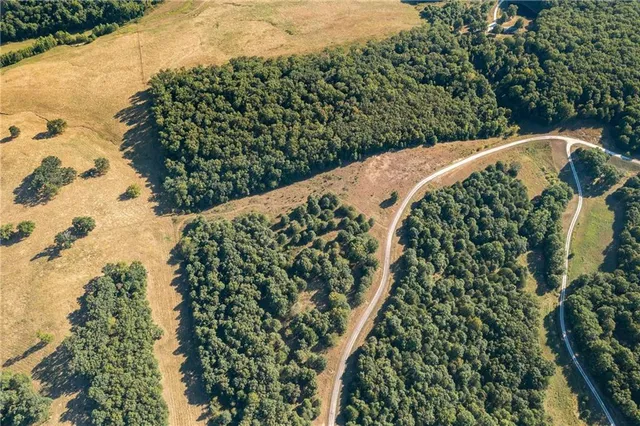 $184,500 | 0 Fraction Point Drive, Warsaw, MO 65355