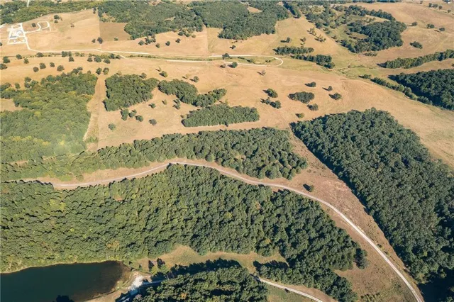 $184,500 | 0 Fraction Point Drive, Warsaw, MO 65355