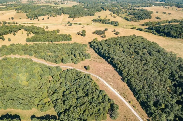 $184,500 | 0 Fraction Point Drive, Warsaw, MO 65355