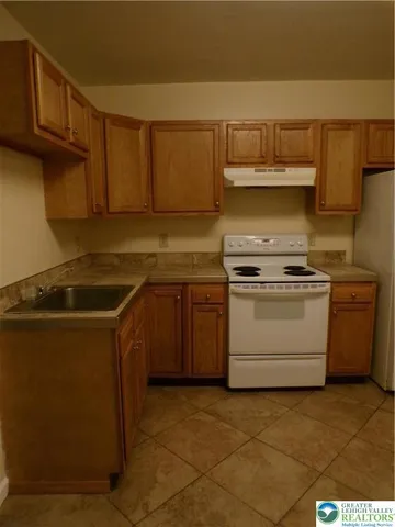 $1,250 | 1624 Utica Street, Allentown, PA 18102