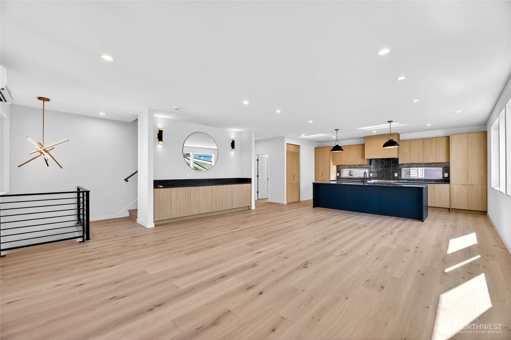 4144 44th Avenue Southwest Seattle, WA 98116 - Photo 5 of 35