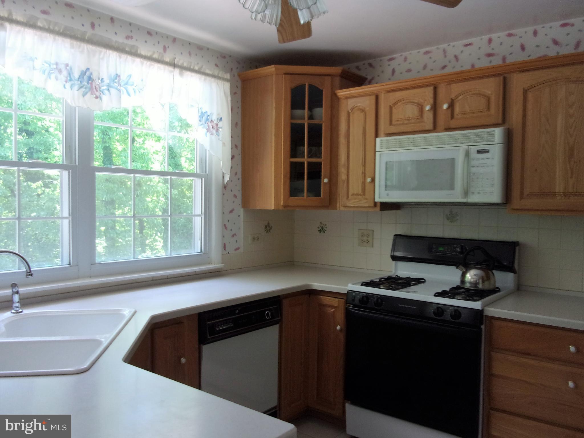 147 Parkview Road Stratford, NJ 08084 - Photo 7 of 34