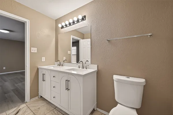 $2,400 | 2918 Latch Lane, Houston, TX 77038