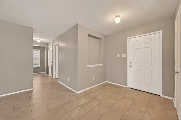 $2,400 | 2918 Latch Lane, Houston, TX 77038
