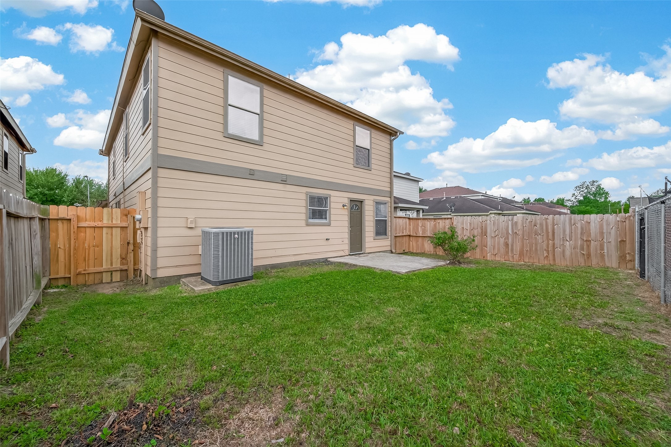 2918 Latch Lane Houston, TX 77038 - Photo 23 of 23 a view of a backyard with plants and a garden