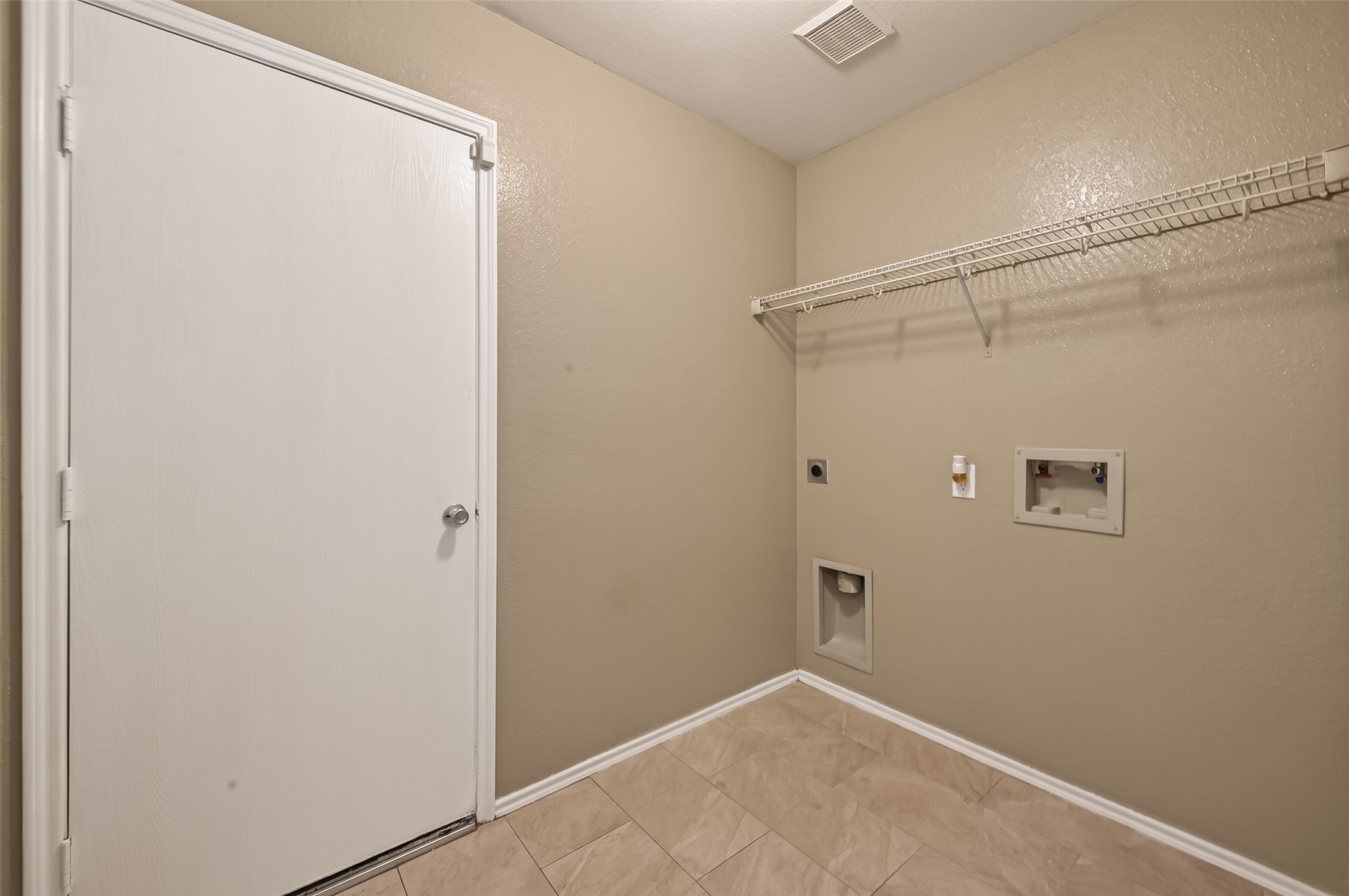 2918 Latch Lane Houston, TX 77038 - Photo 9 of 23 a view of an empty room