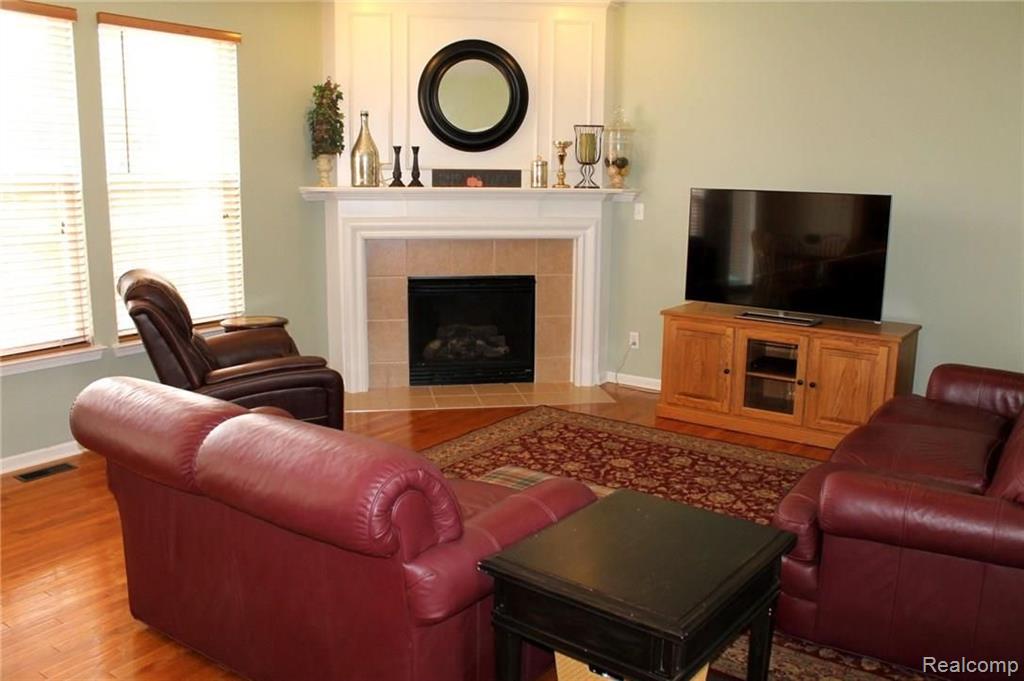 49577 Potomac Road Canton, MI 48188 - Photo 7 of 47