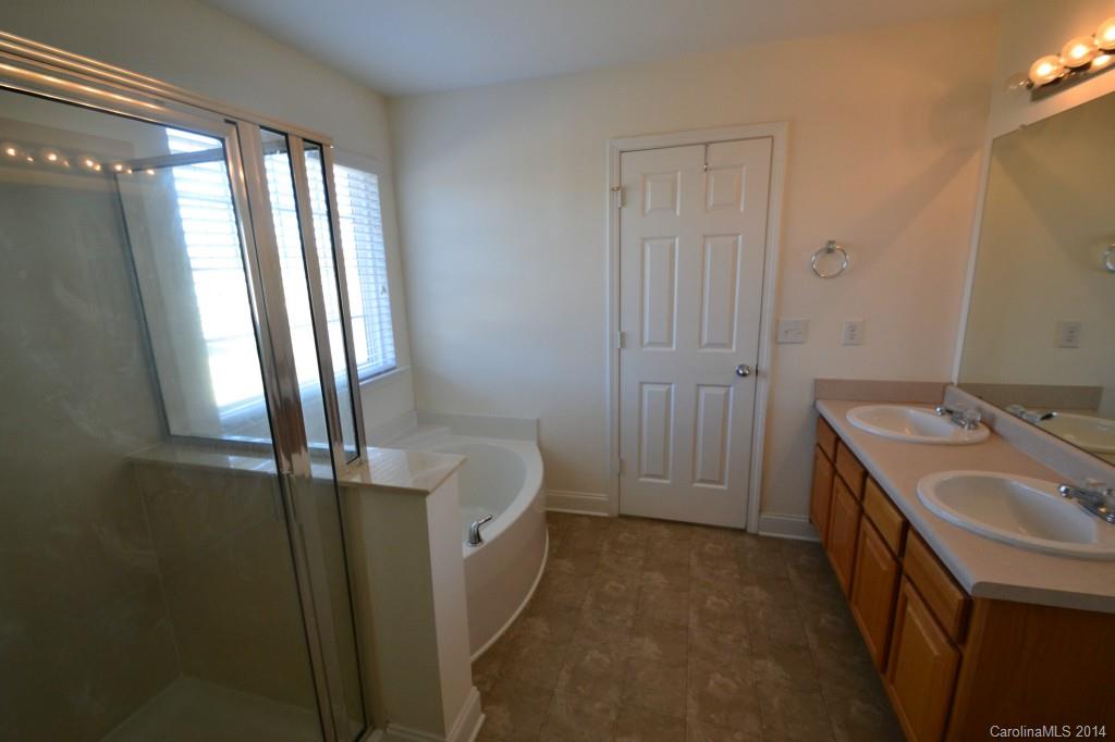 2127 Maple Tree Court Charlotte, NC 28214 - Photo 9 of 23