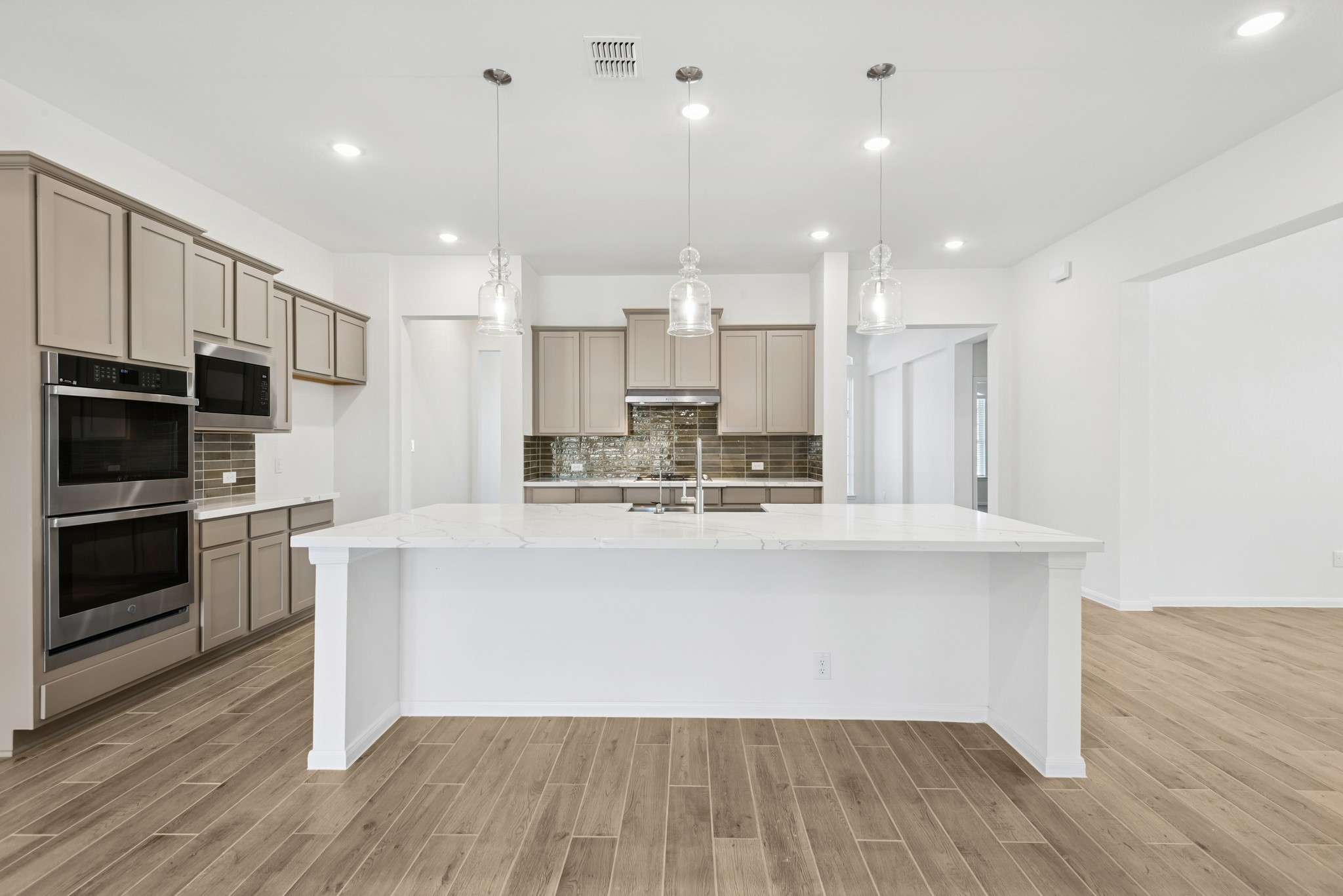 5017 Bluebell Way Waller, TX 77484 - Photo 5 of 23 Stunning island kitchen (*Photo not of actual home and used for illustration purposes only.)