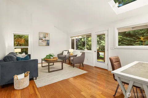 $1,750,000 | 9004 Northeast 170th Street, Kenmore, WA 98028