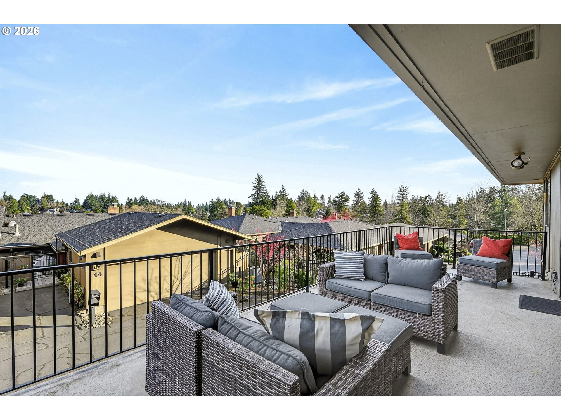 45 Southwest Condolea Court Lake Oswego, OR 97035 - Photo 14 of 23 a view of a couches in the roof deck