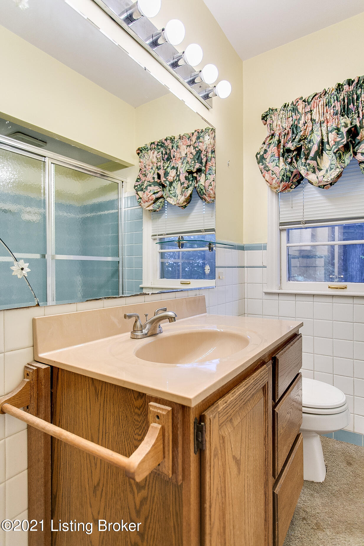 706 Indian Ridge Road Louisville, KY 40207 - Photo 21 of 36 706 Indian Ridge Rd-26