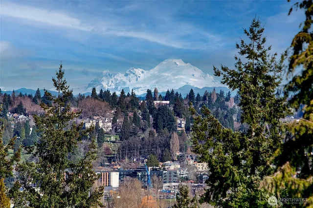 $2,495,000 | 1939 East Crescent Drive, Seattle, WA 98112