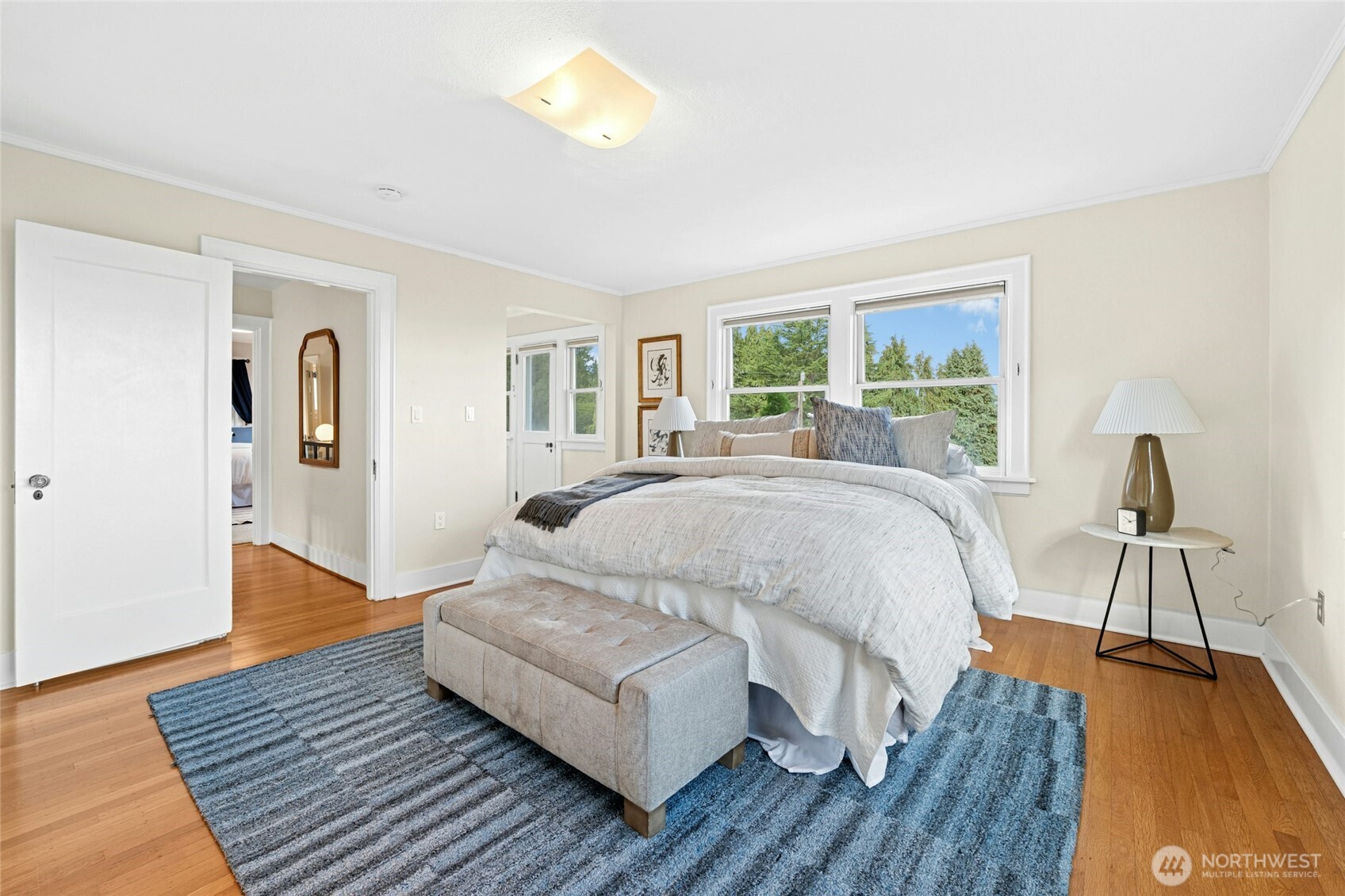 1939 East Crescent Drive Seattle, WA 98112 - Photo 22 of 34