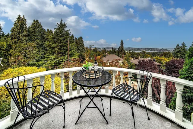 $2,495,000 | 1939 East Crescent Drive, Seattle, WA 98112