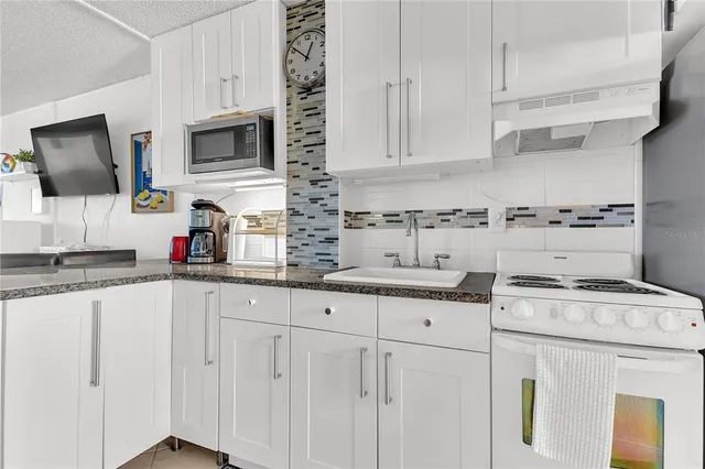 $195,000 | 701 South Atlantic Avenue, Unit 508, Daytona Beach, FL 32118