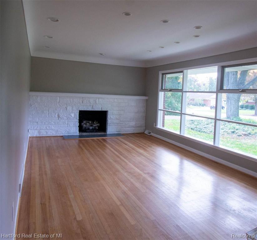 28220 Peppermill Road Farmington, MI 48331 - Photo 2 of 20