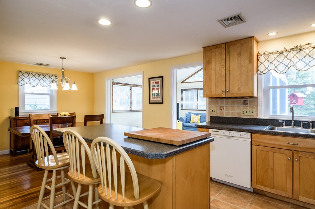 1326 Old Worcester Road Framingham, MA 01701 - Photo 8 of 30 Gallery Image 8