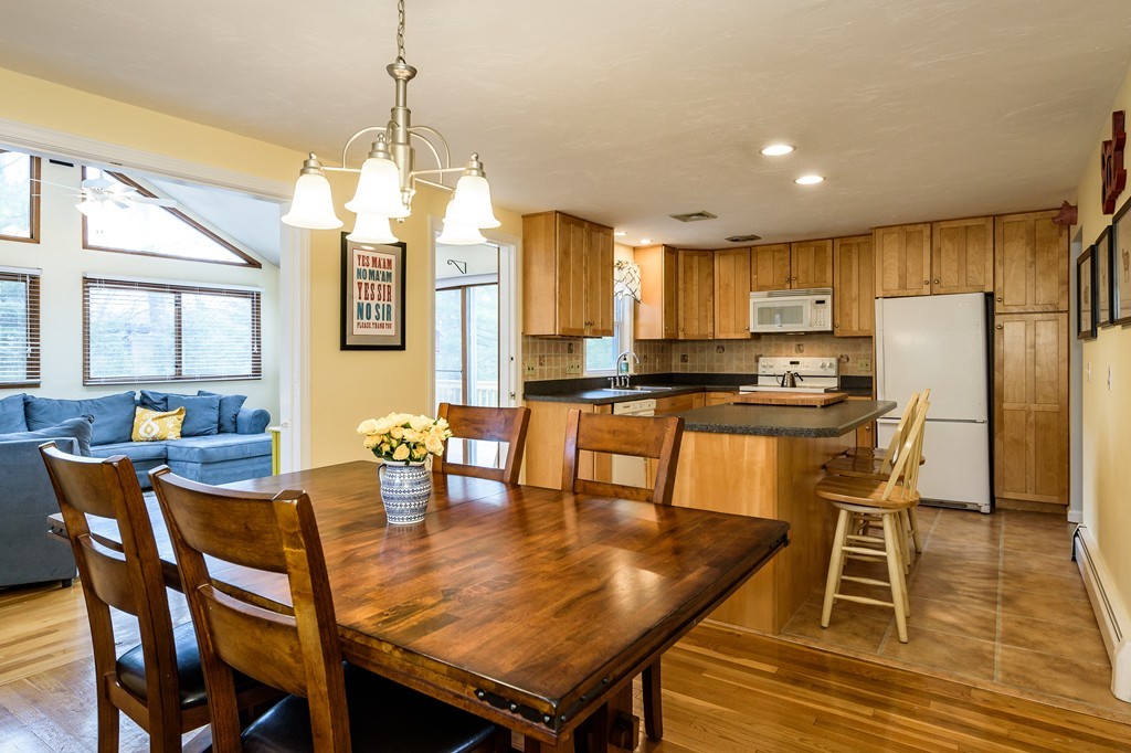 1326 Old Worcester Road Framingham, MA 01701 - Photo 10 of 30 Gallery Image 10
