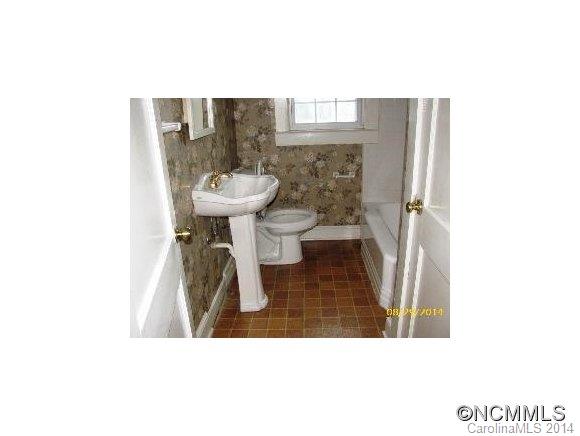 4350 Pigeon Road Waynesville, NC 28786 - Photo 8 of 11