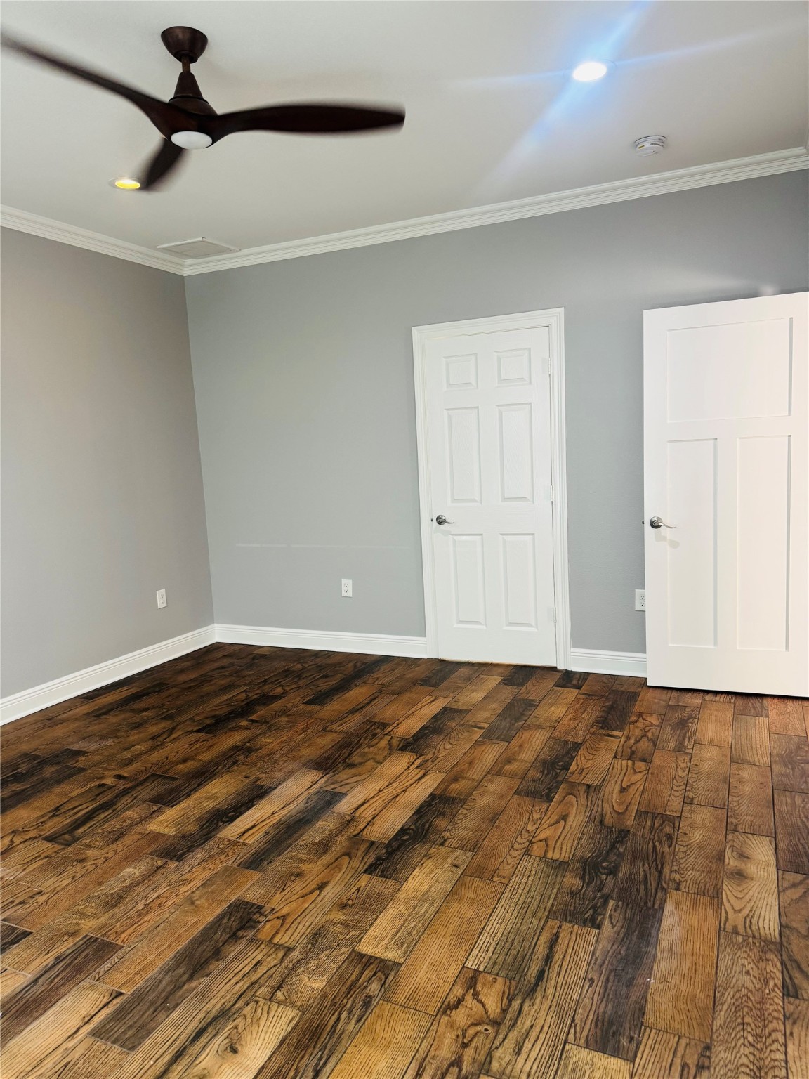 5317 Higgins Street Houston, TX 77033 - Photo 14 of 50 a view of an empty room