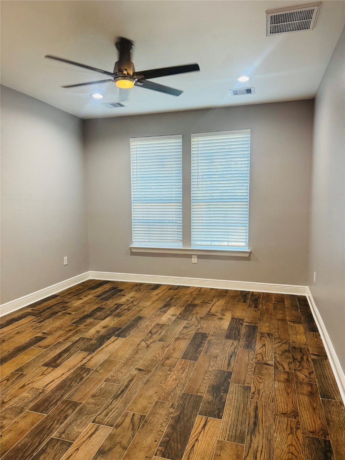 5317 Higgins Street Houston, TX 77033 - Photo 21 of 50 a view of an empty room and window