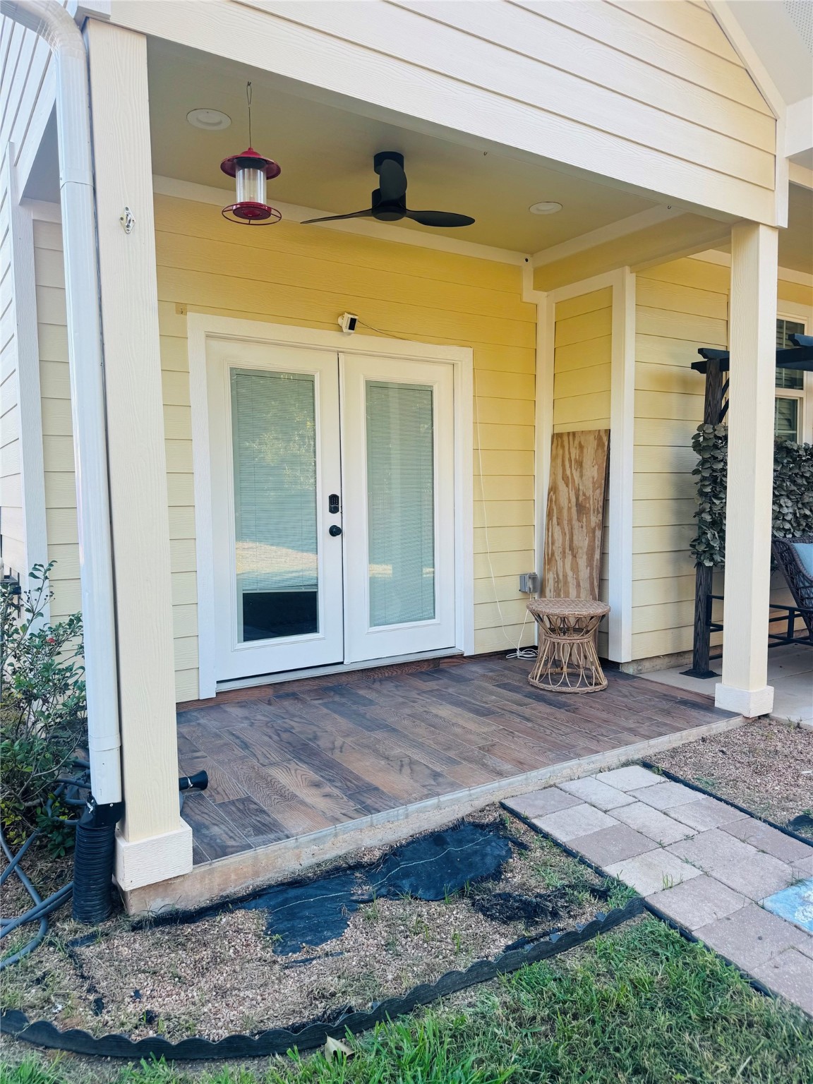 5317 Higgins Street Houston, TX 77033 - Photo 48 of 50 a front view of a house with porch