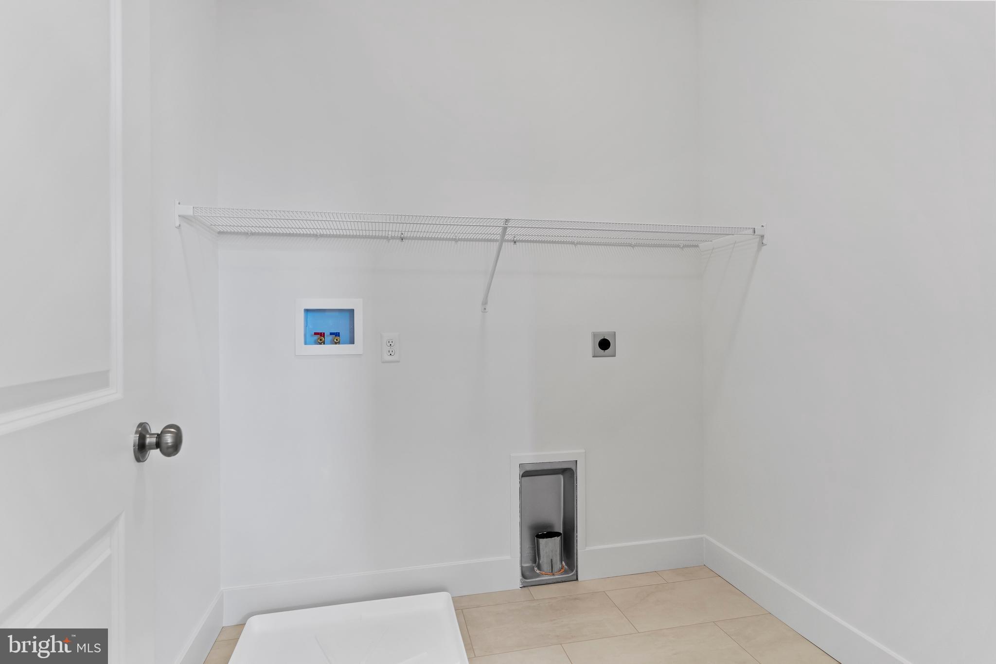 1010 Edorma Court Harrisburg, PA 17112 - Photo 37 of 38 a bathroom with a shower