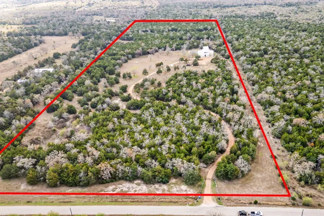 $2,000,000 | 1925 Hills Road, Carmine, TX 78932