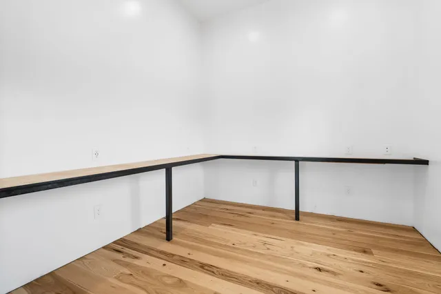 $2,000,000 | 1925 Hills Road, Carmine, TX 78932