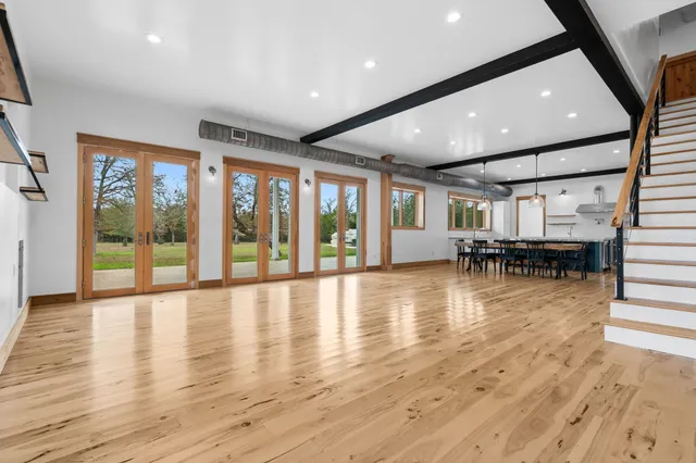 $2,000,000 | 1925 Hills Road, Carmine, TX 78932