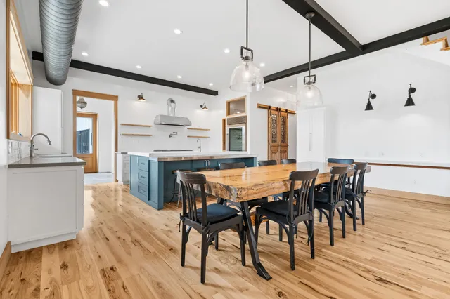 $2,000,000 | 1925 Hills Road, Carmine, TX 78932