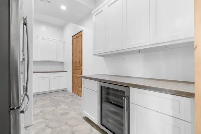 $2,000,000 | 1925 Hills Road, Carmine, TX 78932