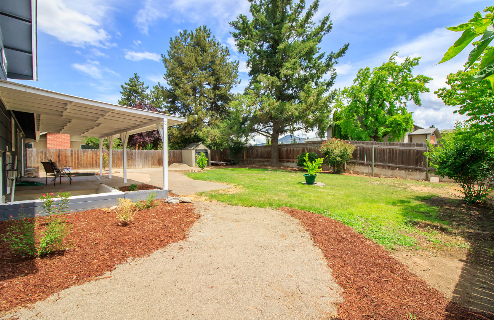 1913 Crestbrook Road Medford, OR 97504 - Photo 32 of 36 32