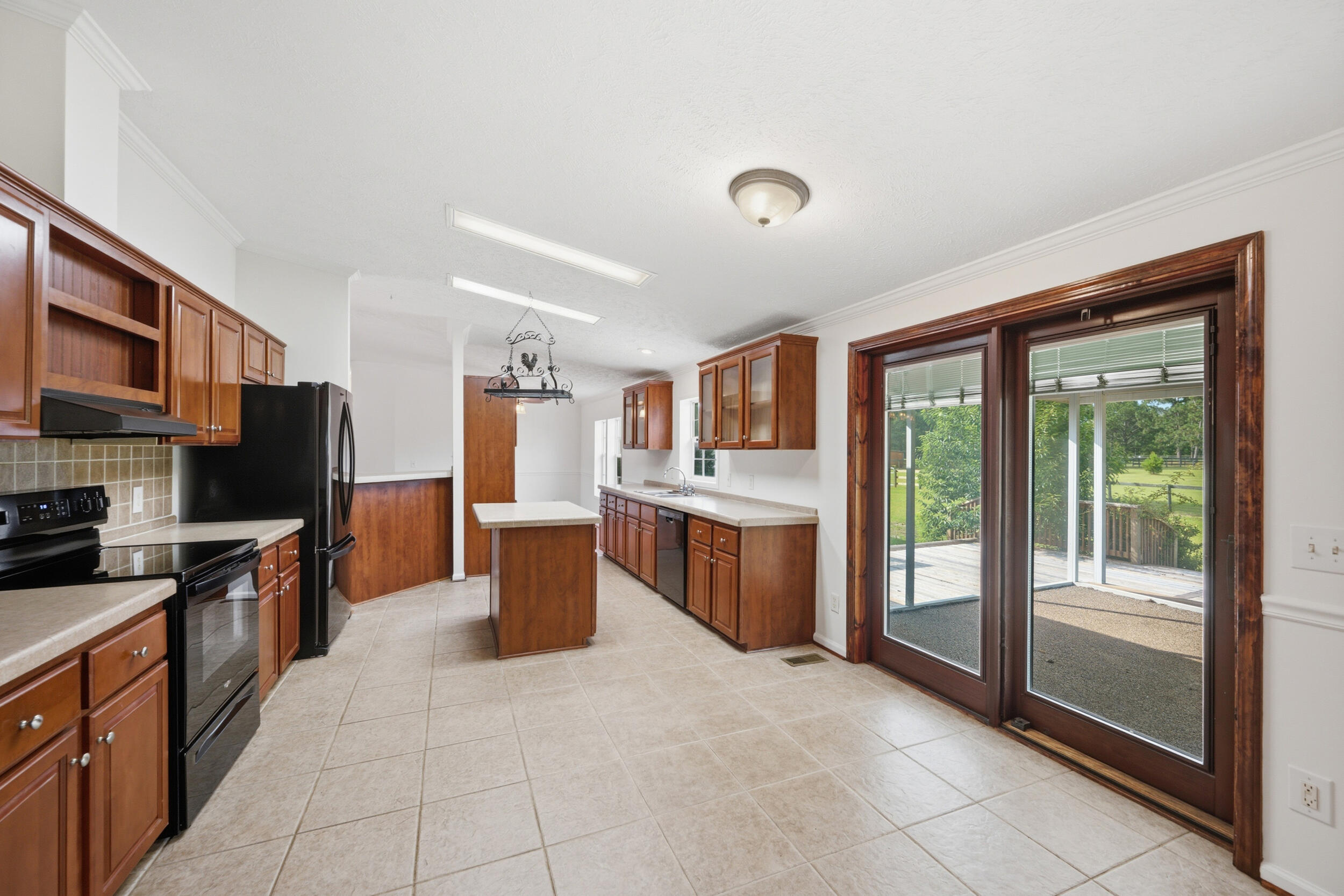 685 Centerwood Road Williston, SC 29853 - Photo 7 of 42