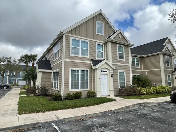 $1,750 | 5500 Rosehill Road, Unit 103, Sarasota, FL 34233