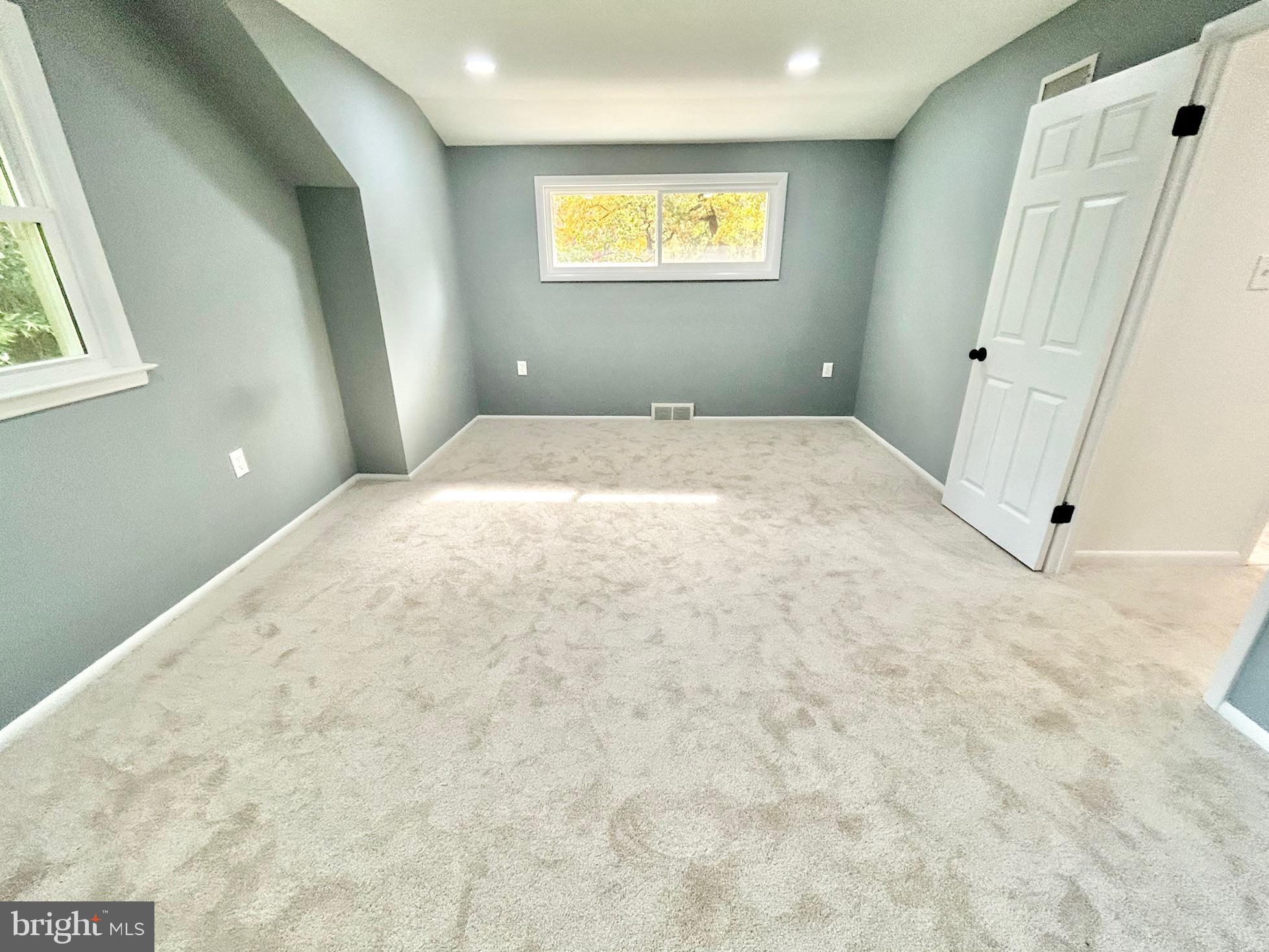 1224 Grinnell Road Wilmington, DE 19803 - Photo 43 of 48 a bedroom with a bed and a window