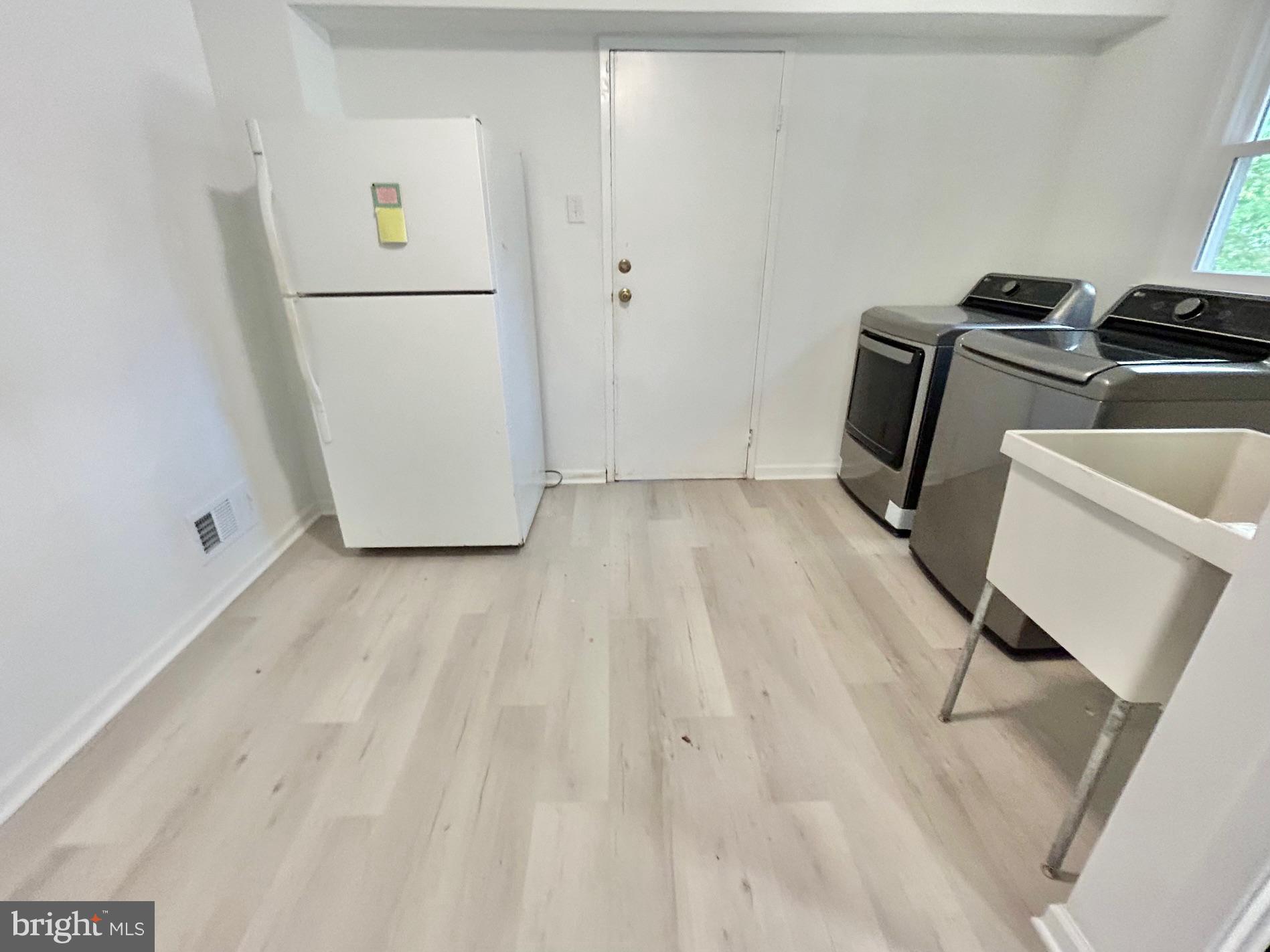 1224 Grinnell Road Wilmington, DE 19803 - Photo 8 of 48 a view of workspace with wooden floor