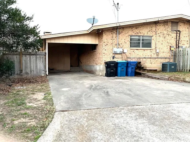 $1,600 | 1202 West Munson Street, Denison, TX 75020