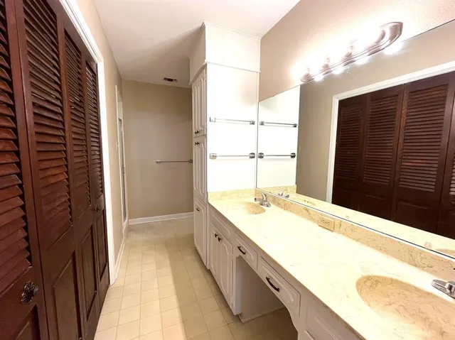 $1,600 | 1202 West Munson Street, Denison, TX 75020