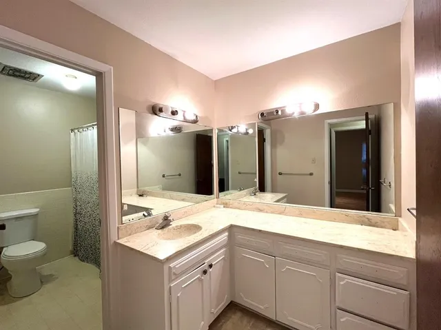 $1,600 | 1202 West Munson Street, Denison, TX 75020