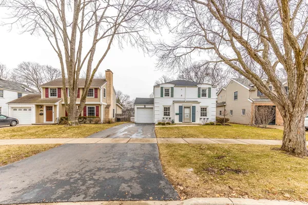 $435,000 | 305 South George Street, Mount Prospect, IL 60056