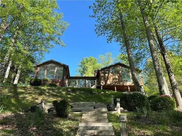 $699,900 | 700 Lakemont Trail, Mount Airy, NC 27030