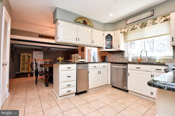 $660,000 | 26 Maine Trail, Medford, NJ 08055
