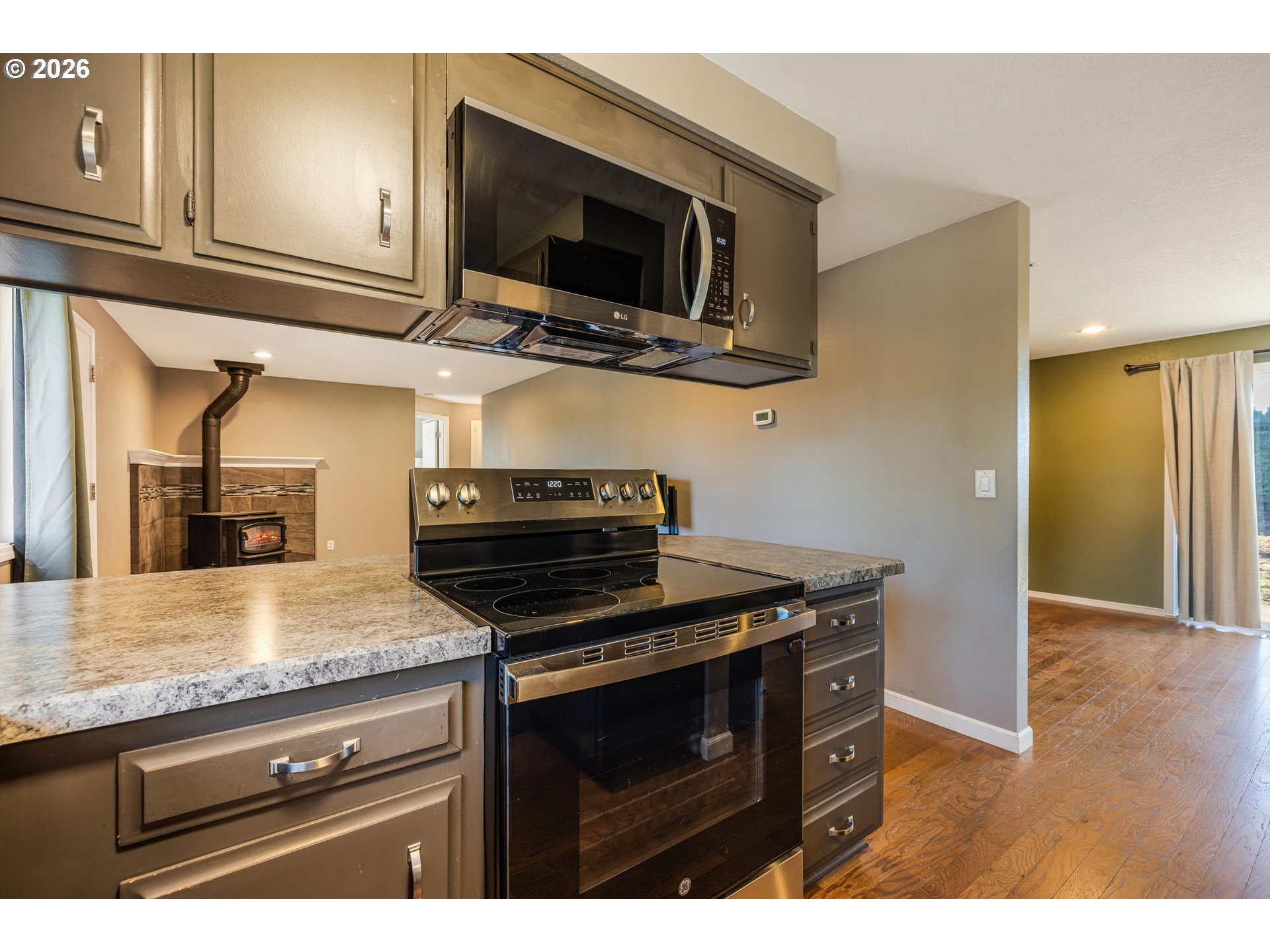 259 North Center Street Sublimity, OR 97385 - Photo 13 of 27