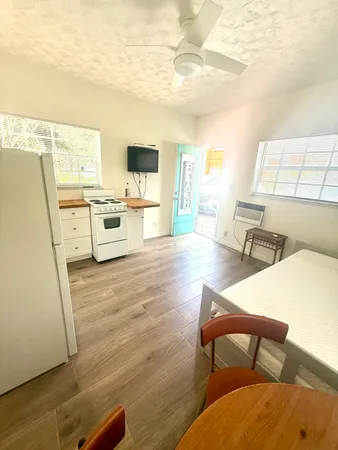 $1,700 | 314 Desoto Street, Hollywood, FL 33019