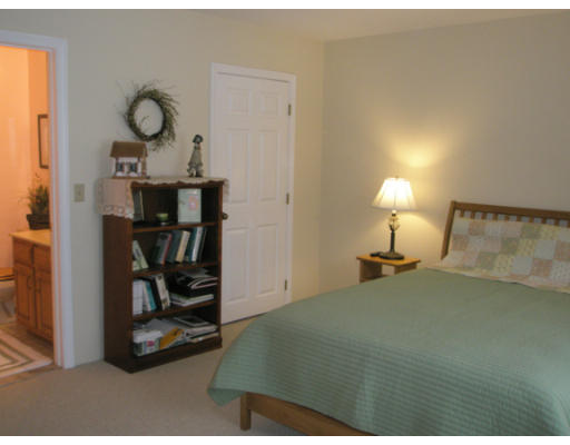 204 A Ridgefield Circle, Unit A Clinton, MA 01510 - Photo 10 of 13 Gallery Image 10