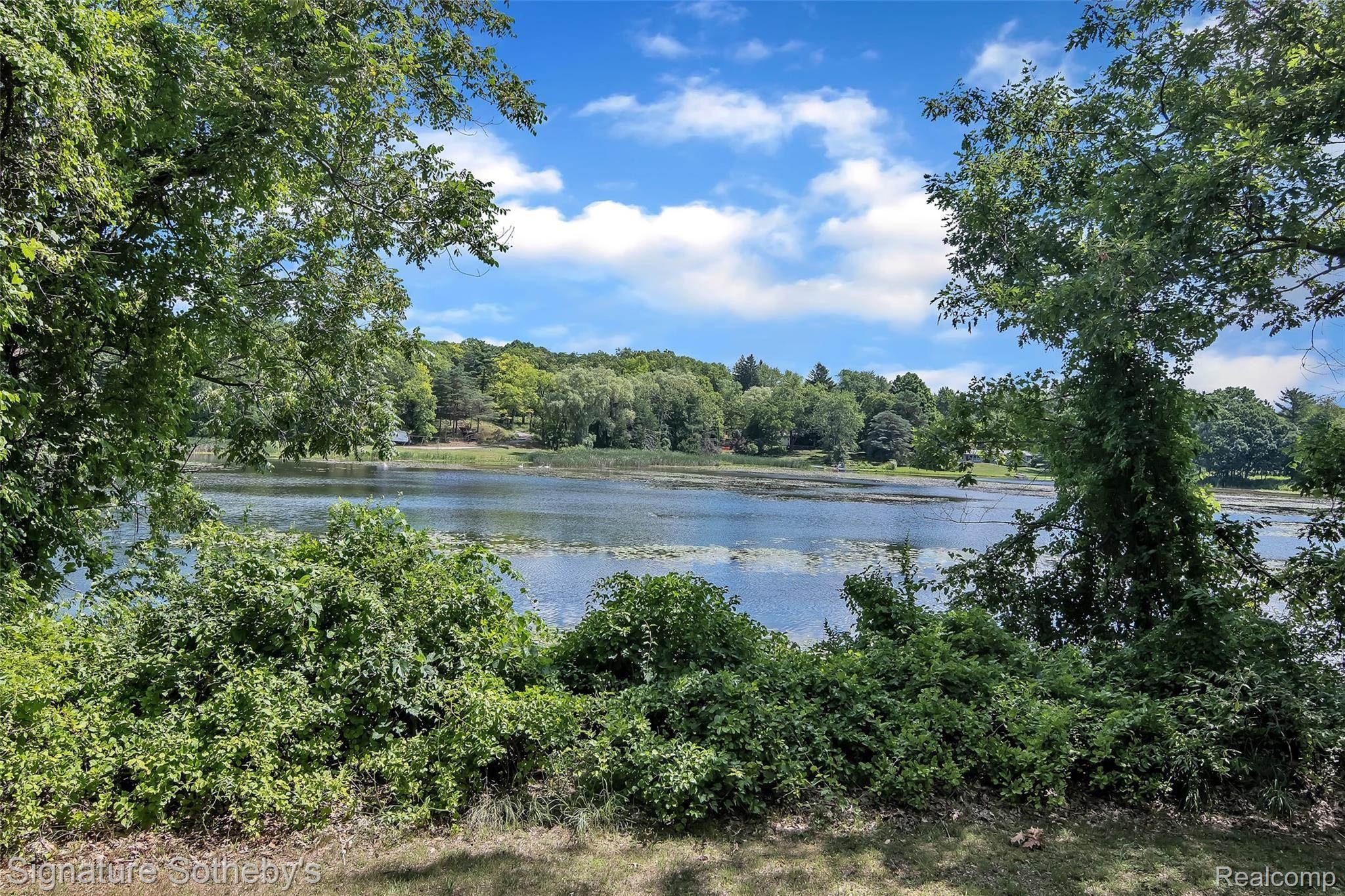 1556 Rochester Road Leonard, MI 48367 - Photo 41 of 51 8D67F171-9173-4D20-BAED-5E4685C06553.jpeg